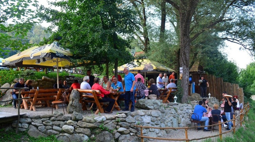 ZAVIRITE U NAJSTARIJU KAFANU NA MAJEVICI: MJESTO GDJE SU UŽIVALI MILENA DRAVIĆ I DRAGAN NIKOLIĆ